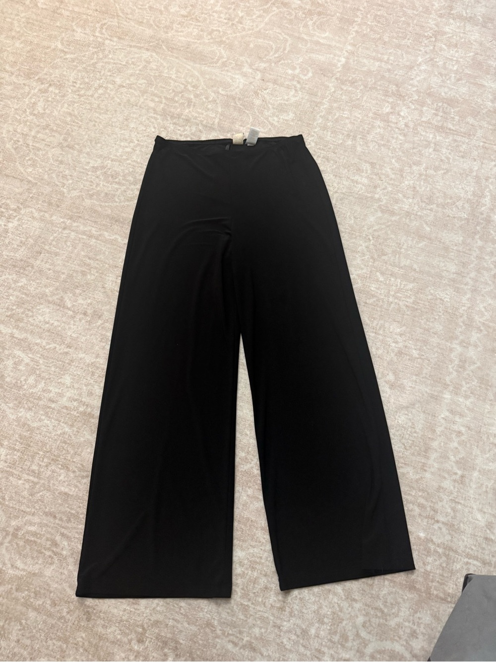 Wide-Leg Pull-On Pants in Black